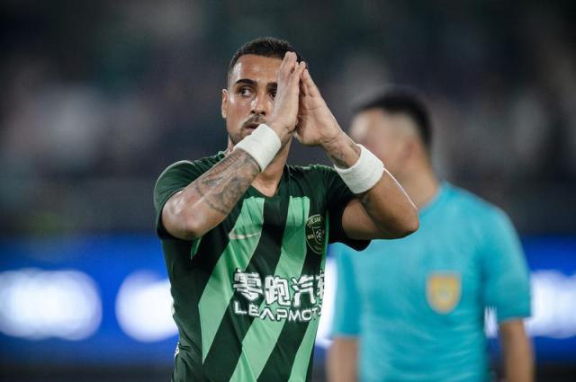 华体会-莱昂纳多艾菲尔丁已到阿布扎比 海港引援接近收官